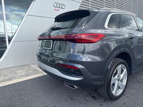 Used 2025 Audi Q5 Premium Plus w/ Premium Plus AWD/4WD image 4