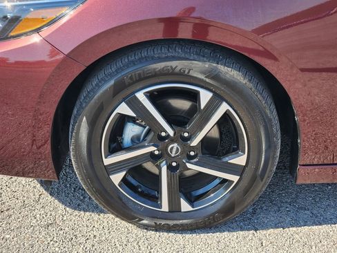 Used 2025 Nissan Sentra SV image 13