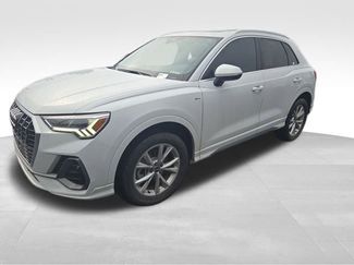 Used 2022 Audi Q3 2.0T Premium Plus w/ Premium Plus Package video 3
