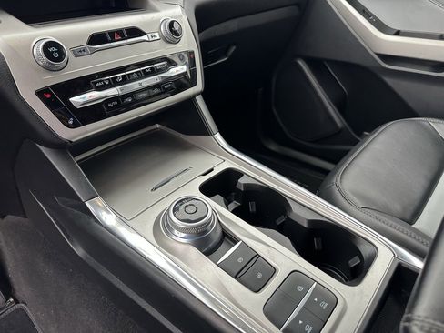 Used 2022 Ford Explorer XLT w/ Equipment Group 202A image 15