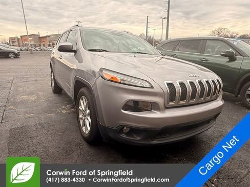 Used 2016 Jeep Cherokee Latitude w/ Comfort/Convenience Group image 13