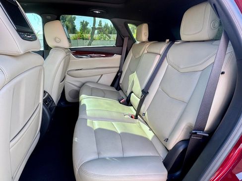 Used 2018 Cadillac XT5 Premium Luxury w/ Driver Assist Package AWD/4WD image 11