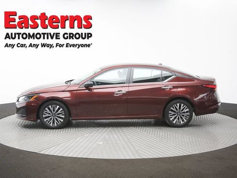 Used 2024 Nissan Altima 2.5 SV FWD image 58