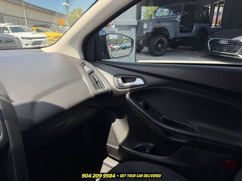 Used 2016 Ford Focus SE FWD image 17