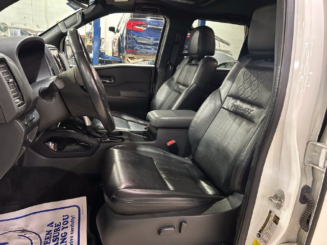 Used 2022 Nissan Frontier PRO-4X AWD/4WD image 18