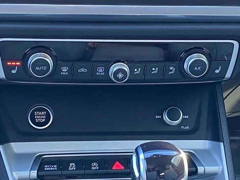 Used 2023 Audi Q3 2.0T Premium w/ Convenience Package image 10