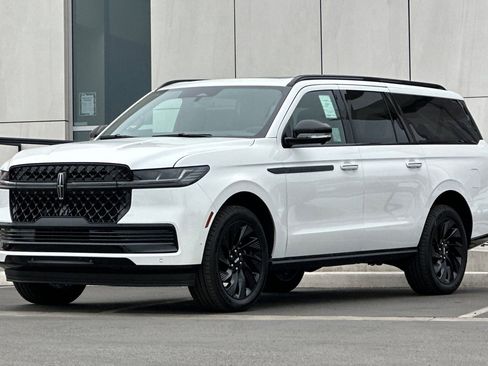 New 2025 Lincoln Navigator L Reserve w/ Jet Appearance Package image 7