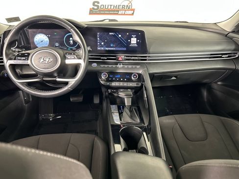 Used 2023 Hyundai Elantra SEL w/ Convenience Package FWD image 18