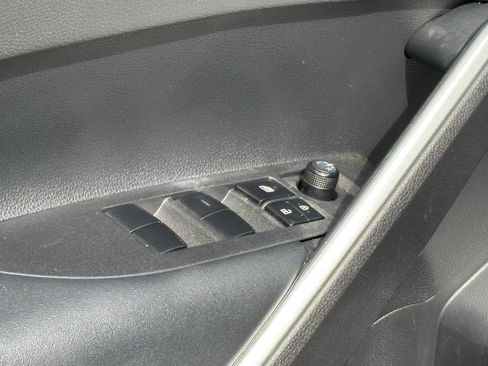 Certified 2025 Toyota Corolla Cross XLE w/ Convenience Package image 28