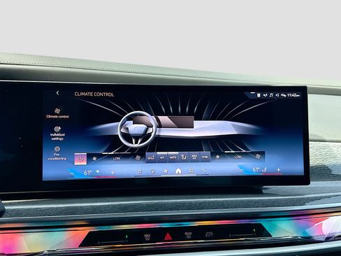 Used 2025 BMW i7 eDrive50 w/ M Sport Package RWD image 37