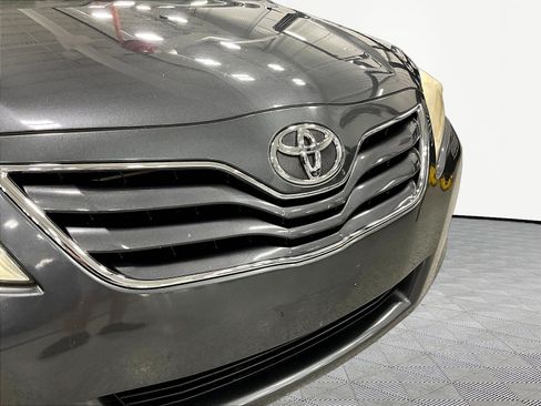 Used 2011 Toyota Camry LE FWD image 32