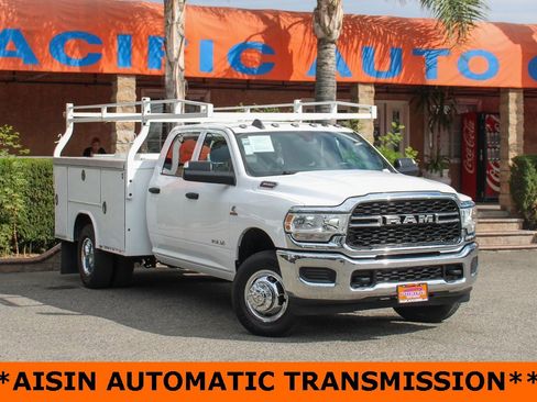 Used 2021 RAM 3500 Tradesman w/ Chrome Appearance Group image 2