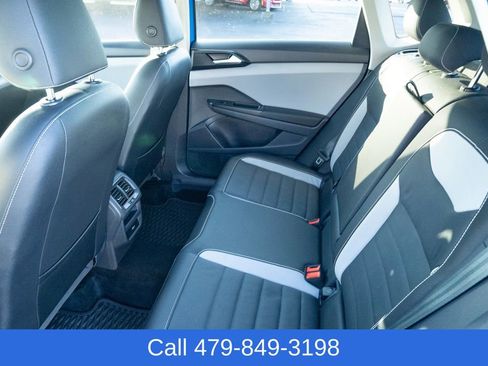 Used 2022 Volkswagen Taos SEL image 27