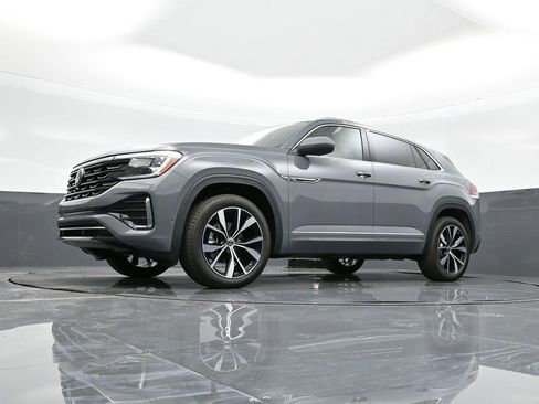 New 2025 Volkswagen Atlas Cross Sport SEL Premium R-Line AWD/4WD image 28