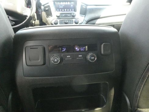 Used 2019 Chevrolet Suburban LT image 31