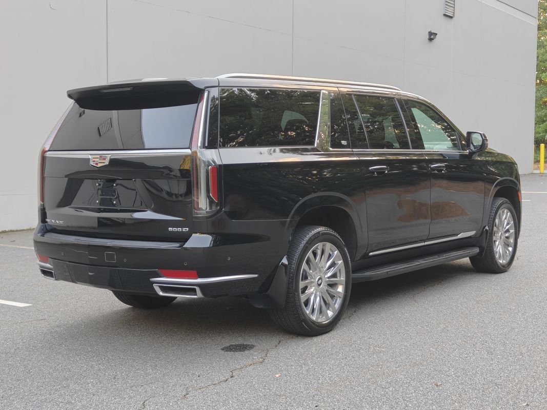 Used 2023 Cadillac Escalade ESV Premium Luxury AWD/4WD image 7