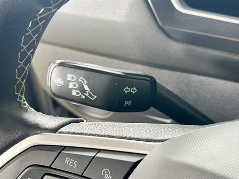 Used 2022 Volkswagen Tiguan SE image 20