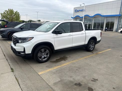 Used 2025 Honda Ridgeline TrailSport image 7