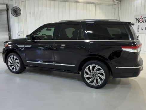 Used 2024 Lincoln Navigator Premiere AWD/4WD image 7