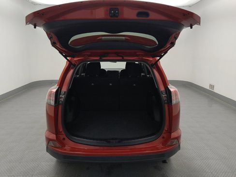 Used 2017 Toyota RAV4 LE FWD image 29