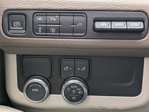 Used 2022 GMC Yukon Denali image 28