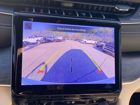 New 2025 Jeep Grand Cherokee Limited w/ Trailer Tow Package image 6