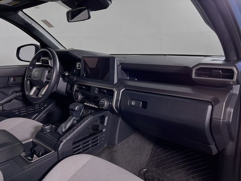 Certified 2025 Toyota 4Runner SR5 AWD/4WD image 24