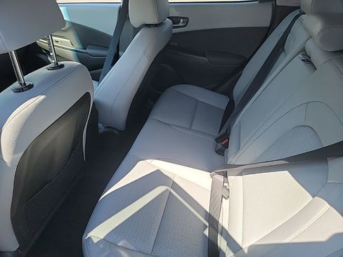 Used 2021 Hyundai Kona Limited AWD/4WD image 4
