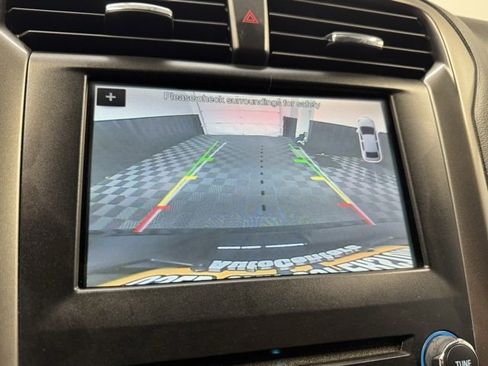 Used 2018 Ford Fusion SE w/ Fusion SE Technology Package image 20