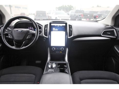 Used 2022 Ford Edge SE image 11