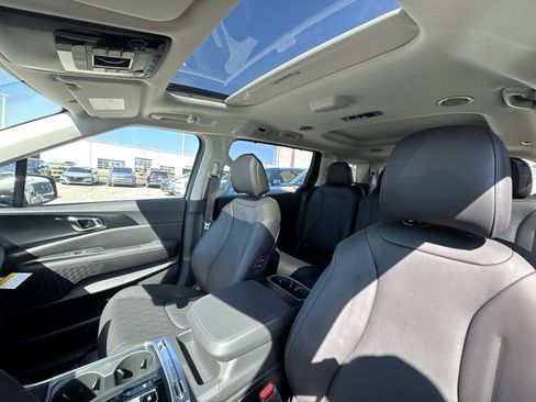 New 2026 Kia Carnival SX FWD image 22