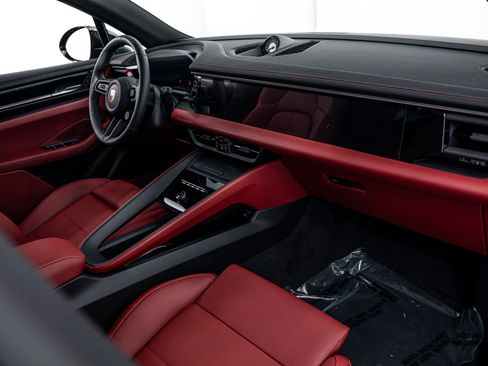 New 2025 Porsche Macan 4S Electric image 13