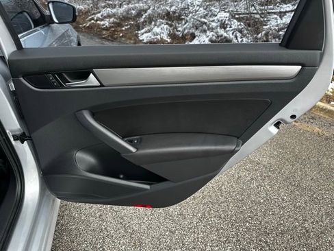 Used 2015 Volkswagen Passat 1.8T SE image 20