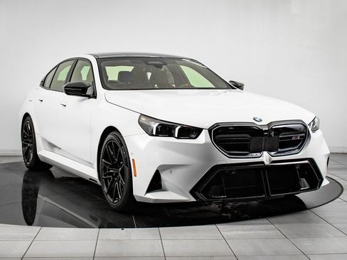 New 2026 BMW M5 w/ Executive Package image 5