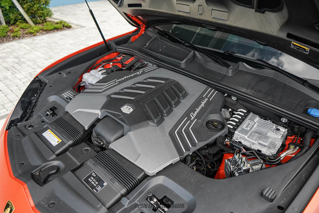 Used 2024 Lamborghini Urus S AWD/4WD image 15