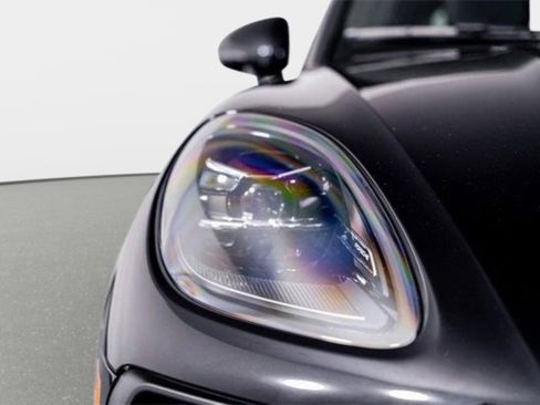 Used 2022 Porsche Macan S w/ Premium Package Plus image 24