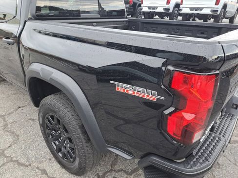 Certified 2024 Chevrolet Colorado Trail Boss w/ Advanced Trailering Package AWD/4WD image 19