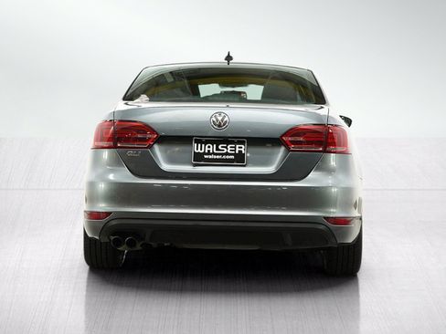Used 2014 Volkswagen Jetta GLI Autobahn FWD image 4