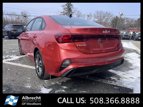 Used 2023 Kia Forte LXS image 3