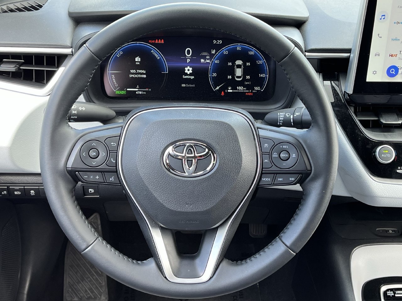 Used 2026 Toyota Corolla SE w/ SE Premium Package FWD image 11