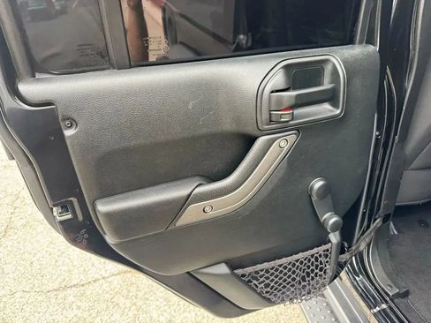 Used 2018 Jeep Wrangler Unlimited Sport AWD/4WD image 18