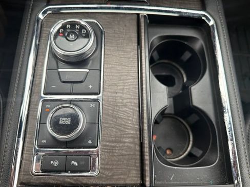 Used 2019 Ford Expedition Limited w/ Equipment Group 302A AWD/4WD image 54