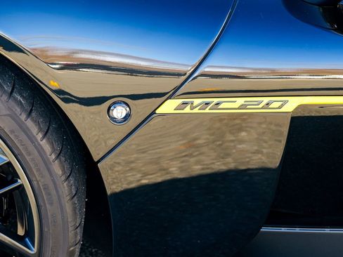 Used 2025 Maserati MC20 Coupe image 21