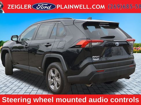 Used 2023 Toyota RAV4 LE AWD/4WD image 3