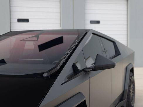 Used 2025 Tesla Cybertruck AWD Crew Cab image 14