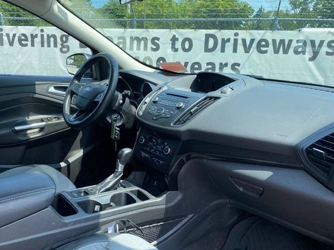 Used 2018 Ford Escape SE w/ SE Sport Appearance Package AWD/4WD image 17