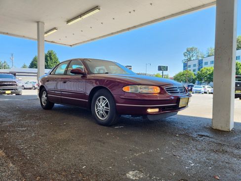 Used 2000 Buick Regal LS w/ Prestige Pkg FWD image 7