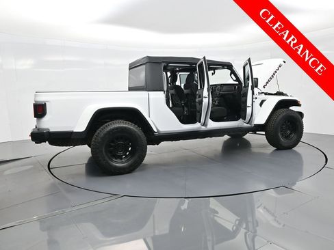 Used 2023 Jeep Gladiator Mojave w/ Trailer Tow Package image 42