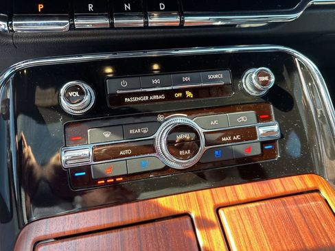 Used 2021 Lincoln Navigator Reserve w/ Luxury Package image 30