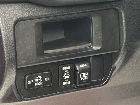 Used 2017 Toyota Tacoma TRD Off-Road w/ Premium & Technology Package image 14